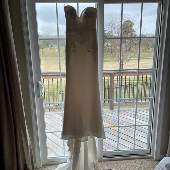 Maggie Sottero wedding dress - Picture 8 of 10